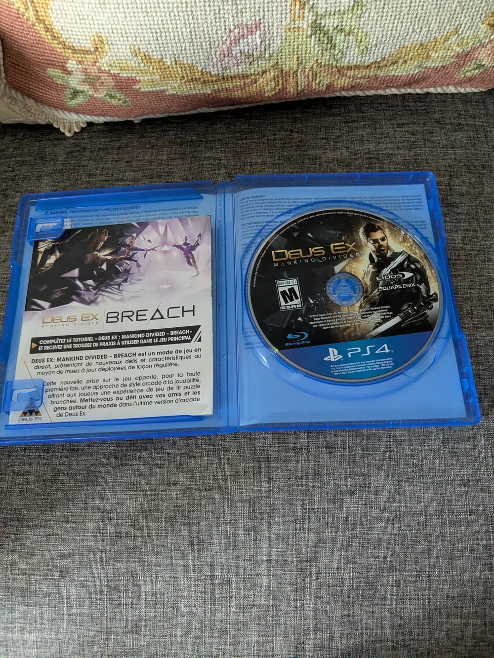 Deus Ex: Mankind Divided - Day One Edition (PS4)